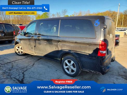 Used 2018 Mercedes-Benz Metris Passenger image 3