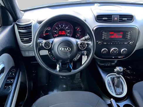Used 2014 Kia Soul FWD image 5