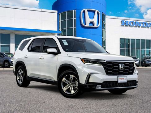Certified 2025 Honda Pilot EX-L image 1