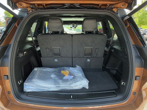 New 2026 Jeep Grand Cherokee L Limited AWD/4WD image 13