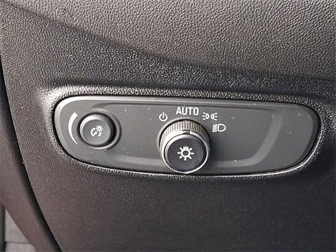 Used 2019 Chevrolet Equinox LT image 24