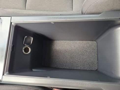 Used 2025 Toyota Camry LE image 23