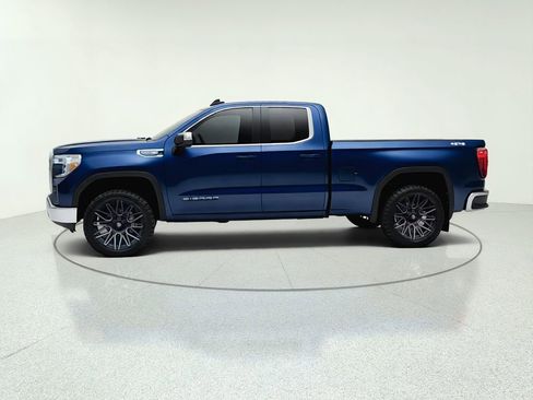 Used 2022 GMC Sierra 1500 SLE w/ Remote Start Package AWD/4WD image 4