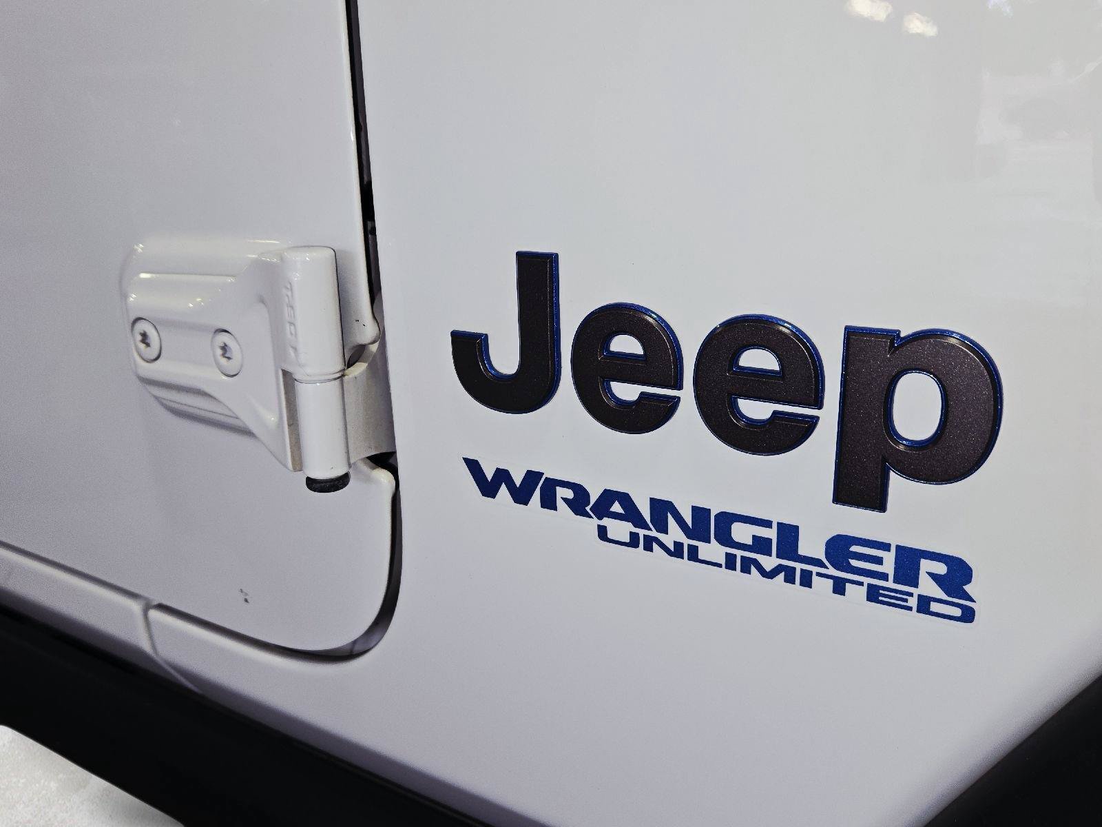 Used 2022 Jeep Wrangler Unlimited Rubicon 4xe w/ Cold Weather Group AWD/4WD image 20