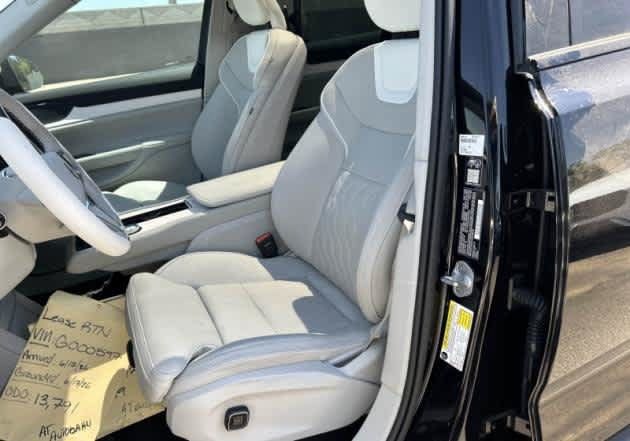 Used 2025 Volvo EX90 Ultra AWD/4WD image 2