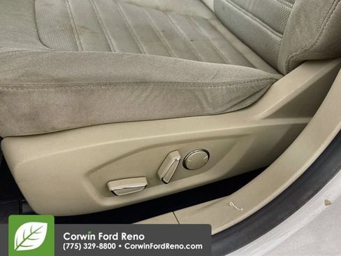 Used 2019 Ford Fusion SE FWD image 18
