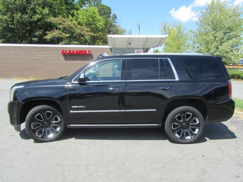 Used 2019 GMC Yukon Denali Ultimate w/ Denali Ultimate Package AWD/4WD image 7
