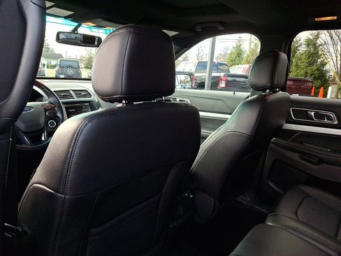 Used 2016 Ford Explorer XLT w/ Equipment Group 202A image 21