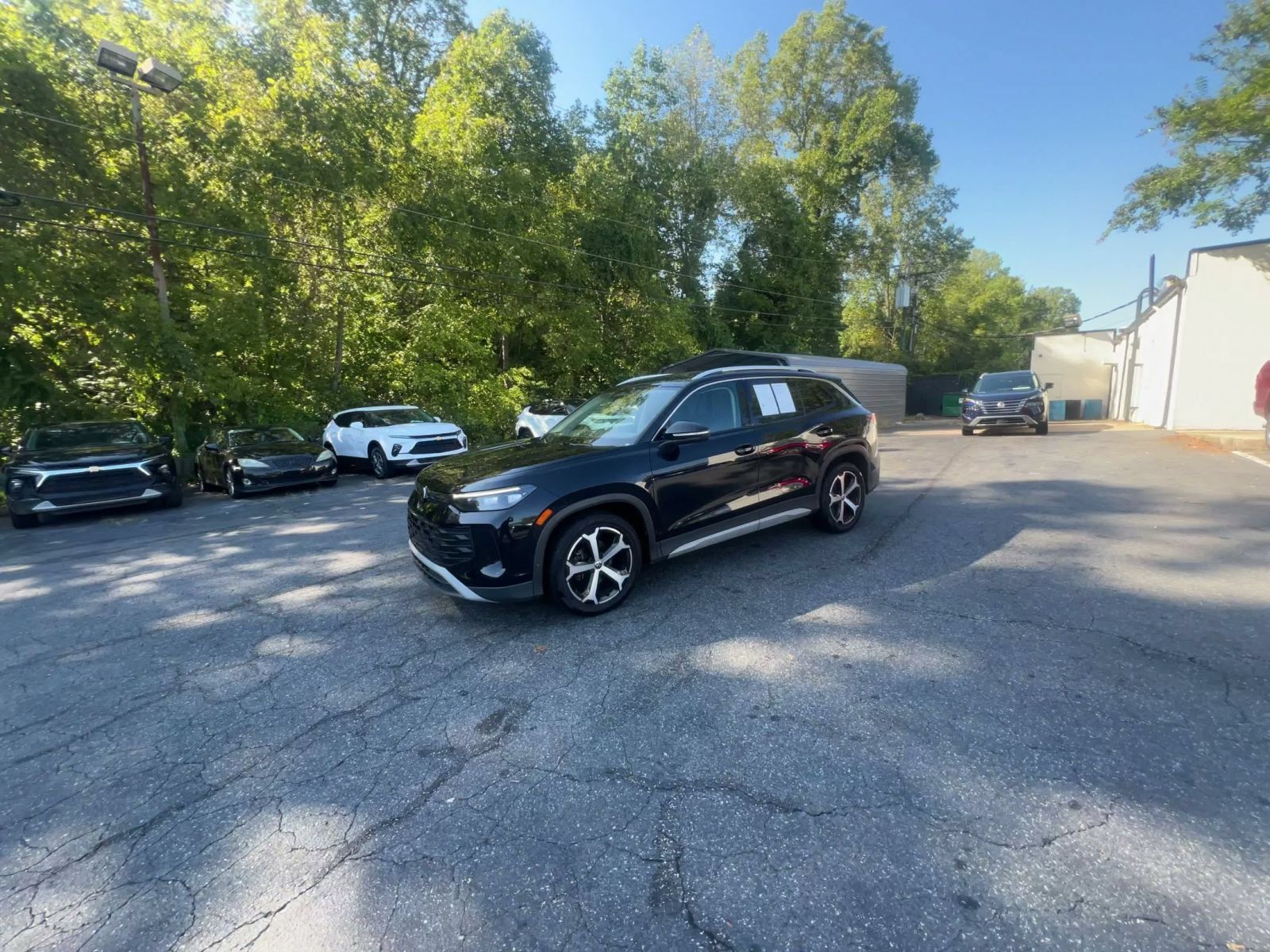 Used 2026 Volkswagen Tiguan SE FWD image 8