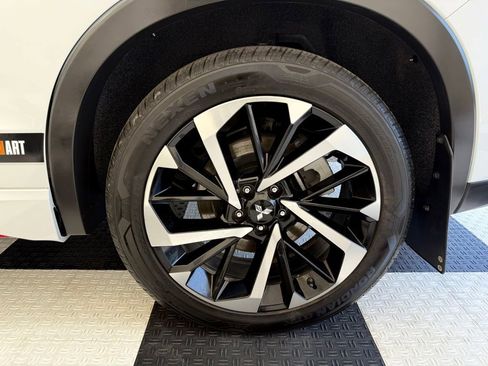 Used 2024 Mitsubishi Outlander Ralliart AWD/4WD image 12