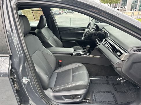 Used 2025 Toyota Camry XSE FWD image 33