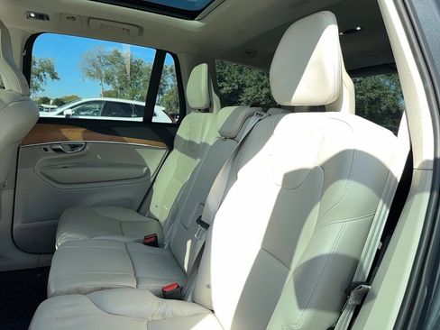 Used 2022 Volvo XC90 T6 Momentum w/ Advanced Package image 13