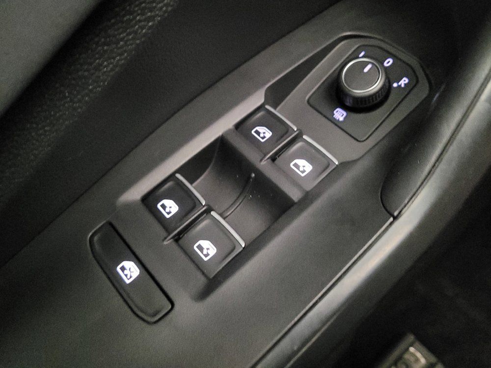 Used 2025 Volkswagen Jetta SE FWD image 27