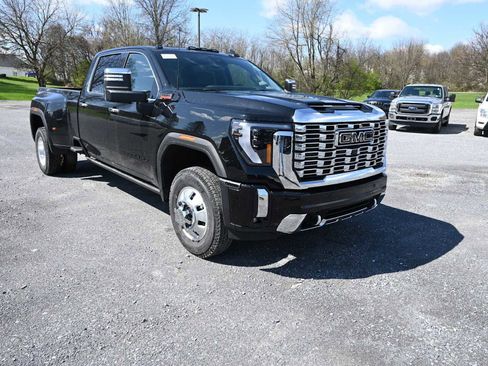 New 2026 GMC Sierra 3500 Denali w/ Denali Reserve Package image 2