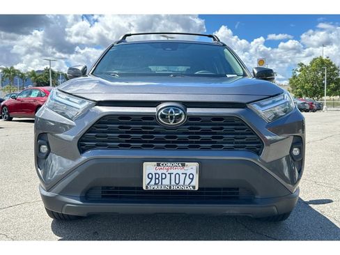 Used 2022 Toyota RAV4 XLE Premium image 9