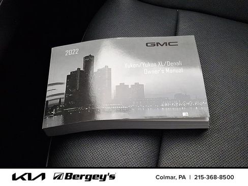 Used 2022 GMC Yukon SLT w/ SLT Luxury Package image 29