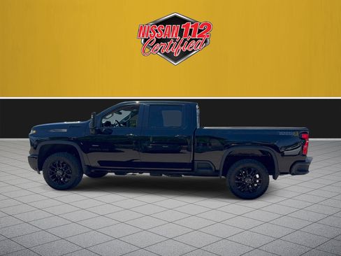 Used 2025 Chevrolet Silverado 2500 LT w/ Trail Boss Package AWD/4WD image 5