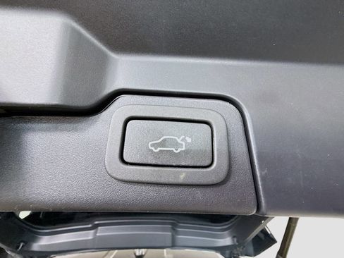 Used 2018 Land Rover Range Rover Evoque SE AWD/4WD image 39