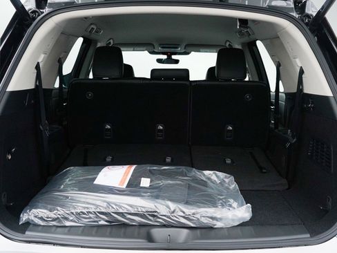 New 2025 Nissan Pathfinder SL image 8