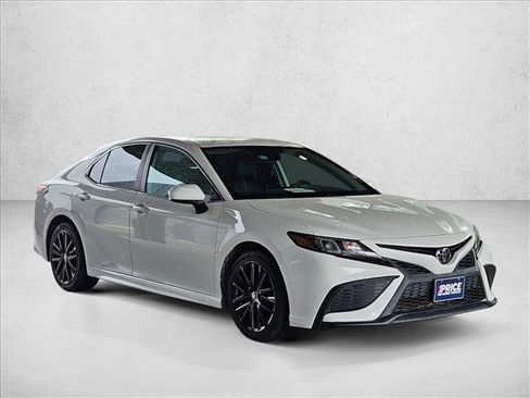 Used 2021 Toyota Camry SE w/ Carpet Mat Package (TMS) FWD image 3
