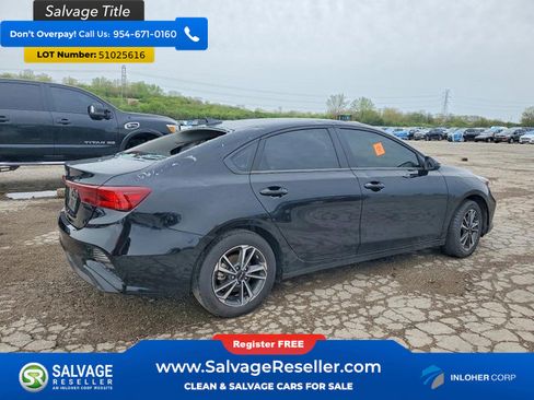 Used 2024 Kia Forte LXS w/ LXS Technology Package FWD image 4