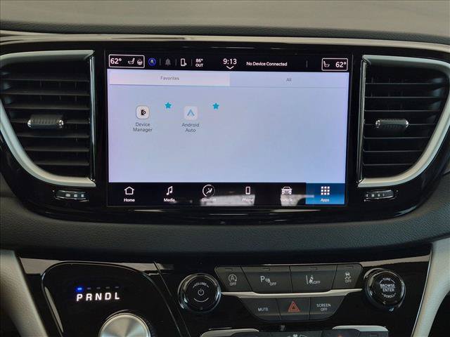 Used 2024 Chrysler Pacifica Touring-L FWD image 13