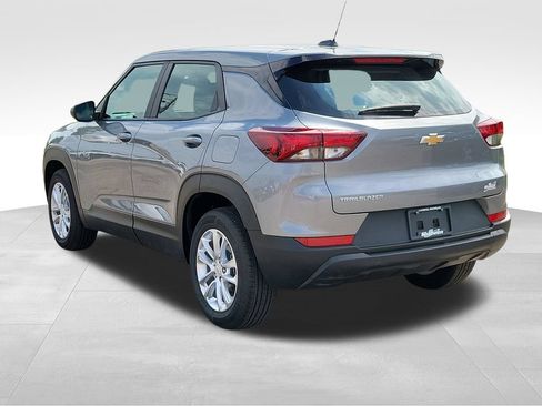 Used 2025 Chevrolet TrailBlazer LS FWD image 4