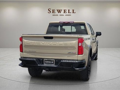 Used 2023 Chevrolet Silverado 1500 ZR2 w/ Technology Package AWD/4WD image 5
