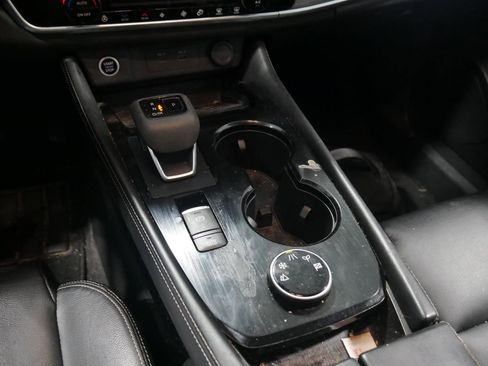 Used 2021 Nissan Rogue SL w/ Premium Package image 24