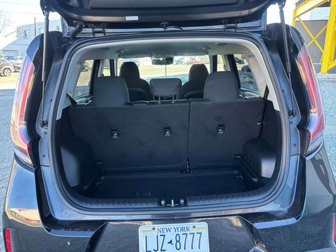 Used 2025 Kia Soul LX w/ LX Technology Package image 27