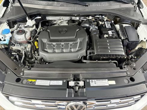 Used 2020 Volkswagen Tiguan SE w/ Panoramic Sunroof Package AWD/4WD image 37