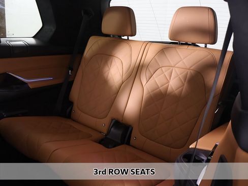 Used 2024 BMW X7 xDrive40i w/ M Sport Package AWD/4WD image 10