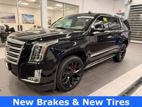 Used 2019 Cadillac Escalade Platinum image 4