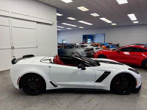 Used 2016 Chevrolet Corvette Z06 w/ 2LZ Preferred Equipment Group image 4