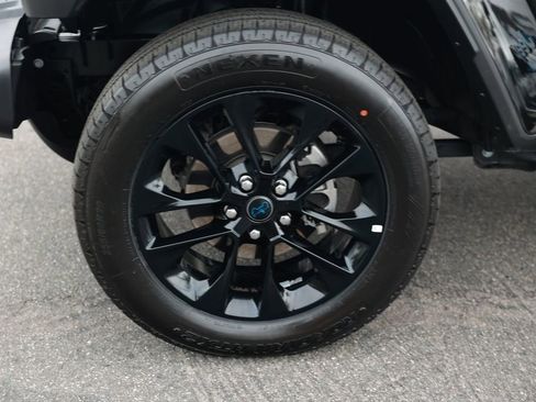 Used 2025 Jeep Wrangler Unlimited Sahara w/ Safety Group image 11