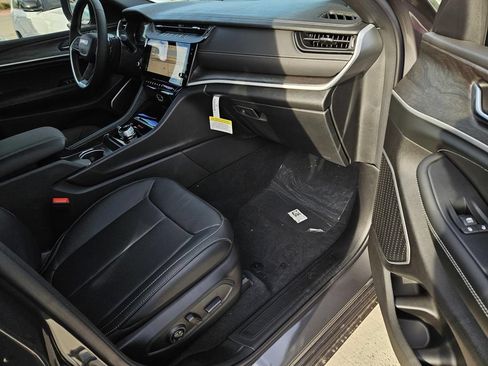 New 2026 Jeep Grand Cherokee Limited AWD/4WD image 7