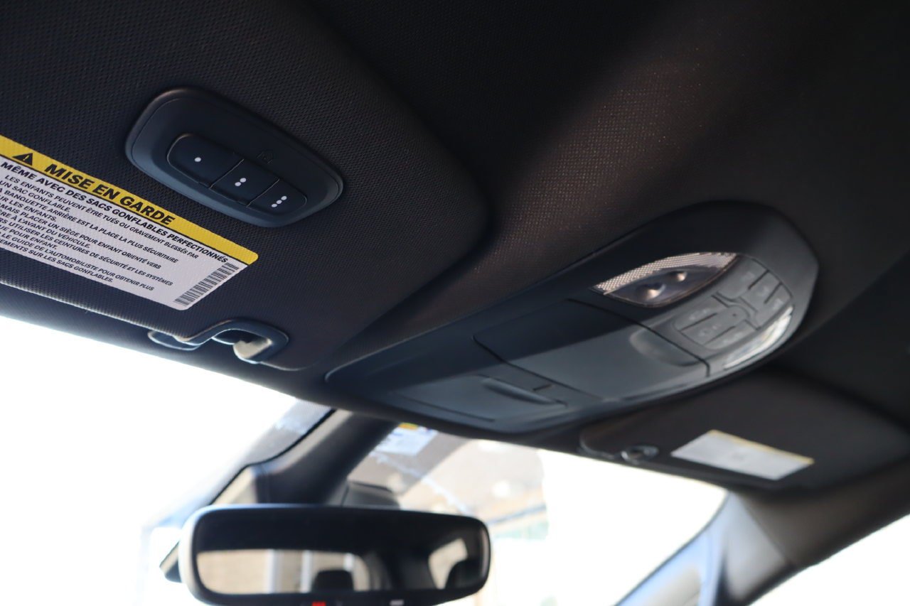 Used 2025 Chrysler Pacifica Select FWD image 28