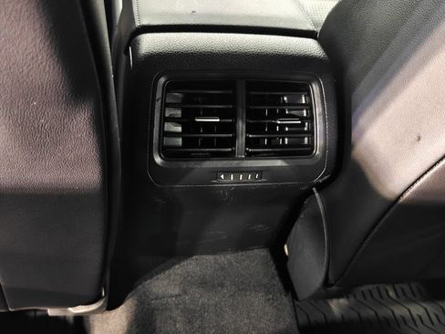Used 2019 Volkswagen Golf R 4-Door AWD/4WD image 29