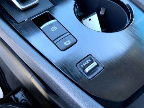 Used 2025 Nissan Rogue S FWD image 29