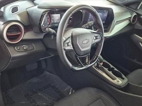 Used 2024 Chevrolet Trax RS w/ Driver Confidence Package FWD image 9