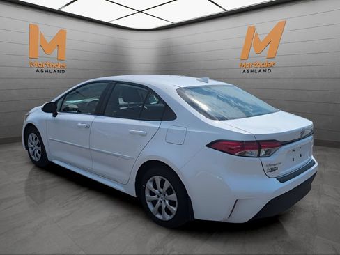 Used 2024 Toyota Corolla LE FWD image 3