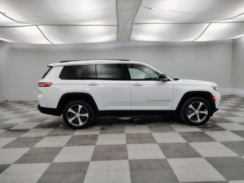 Used 2023 Jeep Grand Cherokee L Limited AWD/4WD image 12