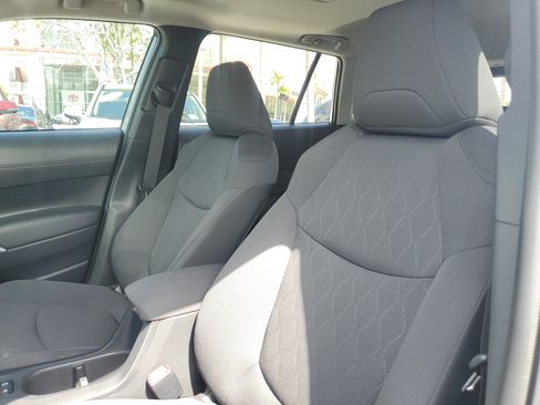Certified 2024 Toyota Corolla Cross LE w/ Moonroof Package FWD image 17