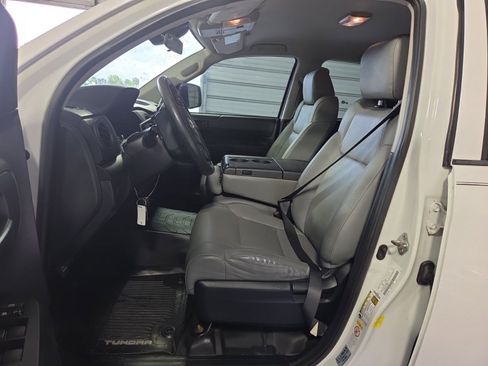 Used 2018 Toyota Tundra SR image 7