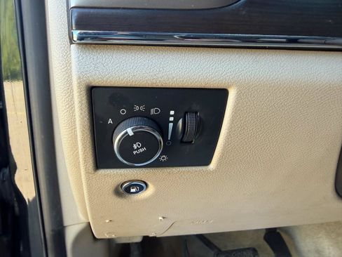 Used 2015 Jeep Grand Cherokee Overland AWD/4WD image 16