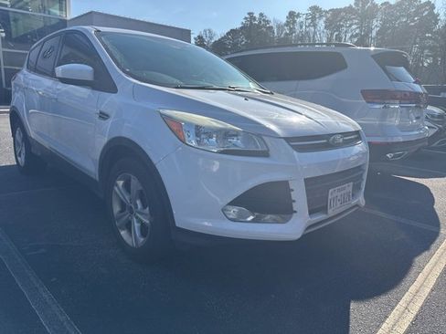 Used 2016 Ford Escape SE image 4