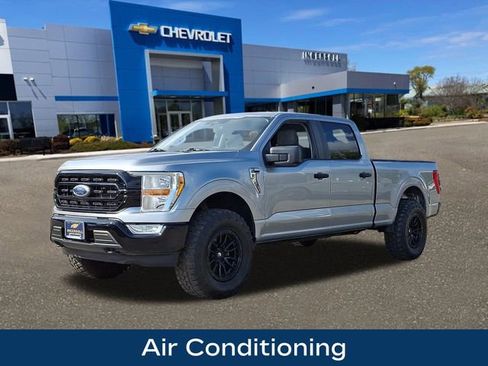 Used 2022 Ford F150 XLT w/ Trailer Tow Package image 4