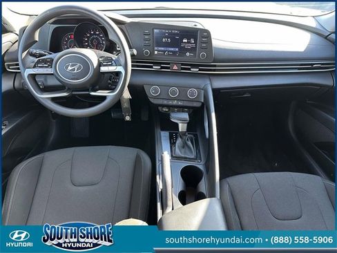 Certified 2021 Hyundai Elantra SE image 15