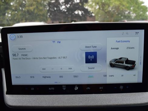 Used 2025 Ford Maverick XLT w/ Equipment Group 302A AWD/4WD image 25