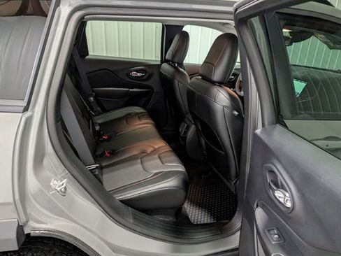 Used 2022 Jeep Cherokee Trailhawk w/ Sound & Nav Group AWD/4WD image 25